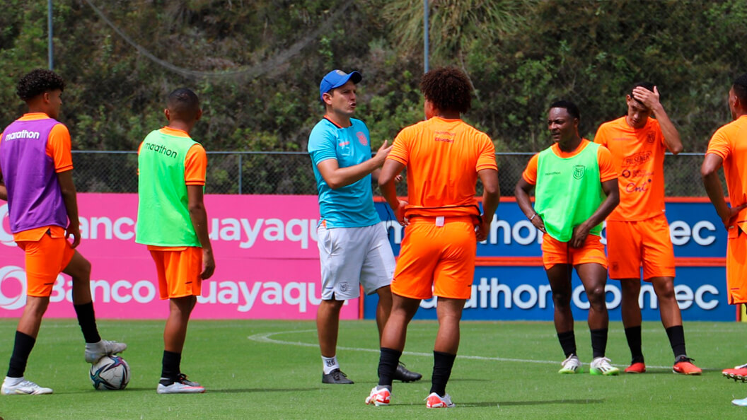 Selección de Ecuador Sub 20 entrenada por Miguel Bravo