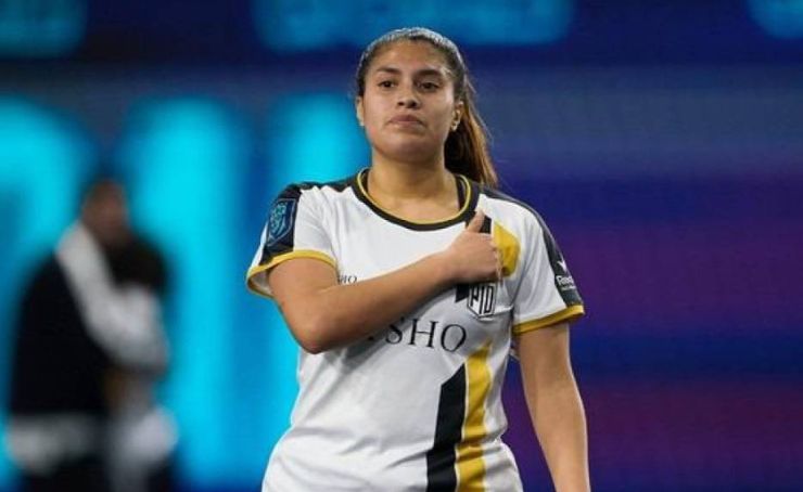 La ecuatoriana Antonela Romoleroux, habló por primera vez, tras su golazo por la fecha 6 de la Queens league Oysho.