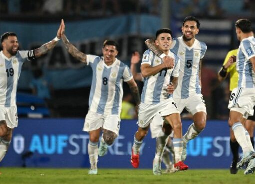 Argentina venció por la mínima diferencia a Uruguay en el Centenario, en el cierre de la fecha 13 de las Eliminatorias
