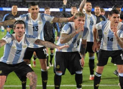 Argentina ya clasificada al Mundial 2026, goleó en el estadio Monumental 4x1 a Brasil.