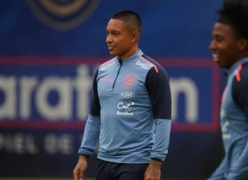 Cristian Ramírez entrenó en la Casa de la Selección.