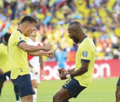 Los jugadores de Ecuador celebran el triunfo por Eliminatorias