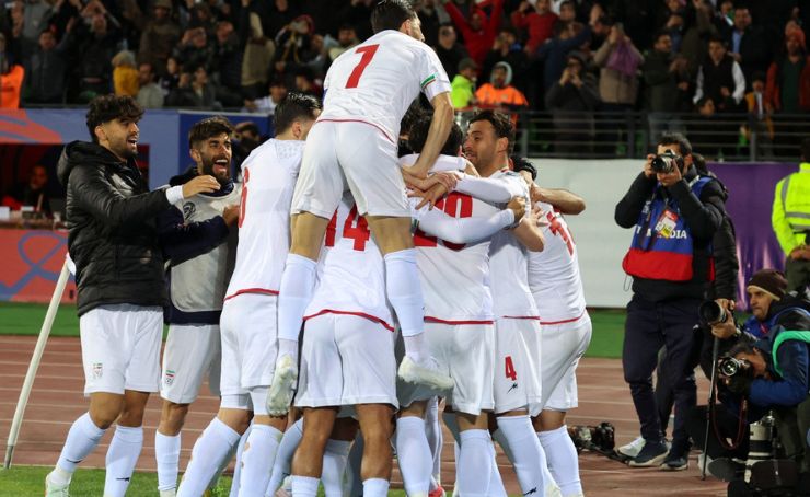 Irán con un buen fútbol, empató 2-2 contra Uzbekistán y aseguró su boleto al Mundial del 2026.