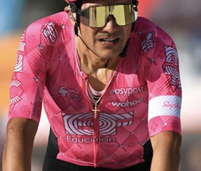 Richard Carapaz volvió al top 10 en la general de la Vuelta a Cataluña.