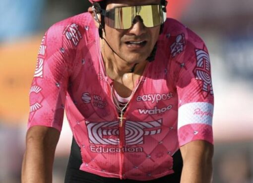 Richard Carapaz volvió al top 10 en la general de la Vuelta a Cataluña.
