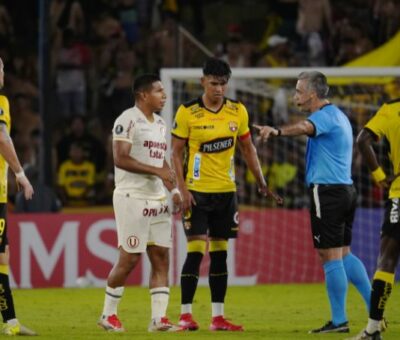 Barcelona SC sufrió una dura derrota la noche de este 22 de abril ante Universitario, por el grupo B de la Copa Libertadores