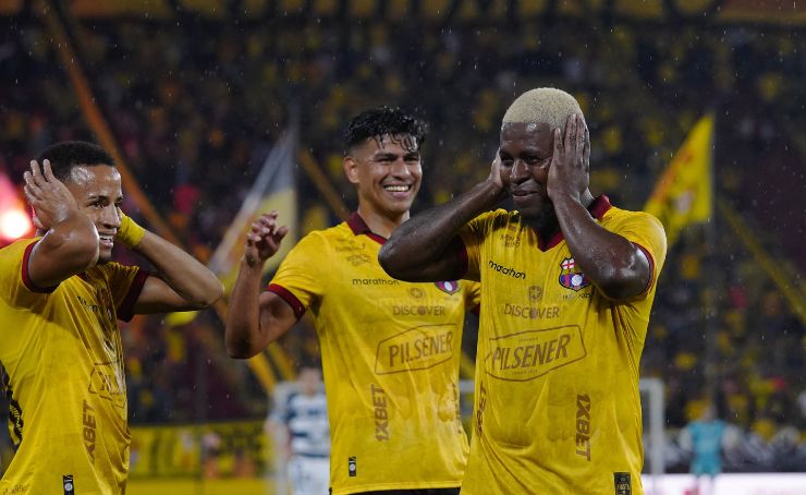 Barcelona SC no tuvo piedad para golear 4x0 al Pachuca de Guillermo Almada, por 4-0 en el estadio Monumental, por la Noche Centenario.