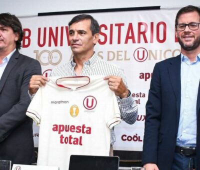 Universitario hizo oficial, mediante un comunicado, la salida de Fabián Bustos y su cuerpo técnico, luego de su triunfo ante Melgar.