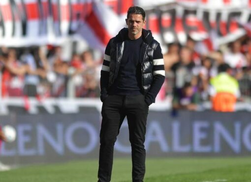 Fernando Gago dejó de ser el técnico de Boca Juniors luego de perder el superclásico, y Gustavo Quinteros apunta ser su reemplazo.