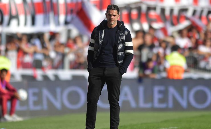 Fernando Gago dejó de ser el técnico de Boca Juniors luego de perder el superclásico, y Gustavo Quinteros apunta ser su reemplazo.