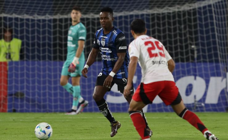 Independiente del Valle no pudo sostener un 2x0, y lo empataron 2x2 ante River Plate en el estadio Banco Guayaquil.