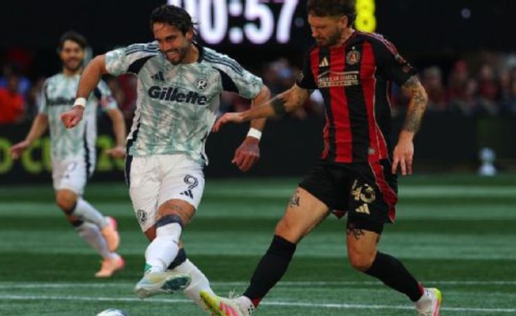 El ecuatoriano Leonardo Campana, delantero ecuatoriano del New England Revolution, volvió a las canchas tras más de un mes fuera por lesión.