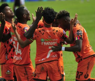 Libertad con buen fútbol, venció 2x1 a Mushuc Runa en el estadio Reina del Cisne, por la fecha 9 de la LigaPro