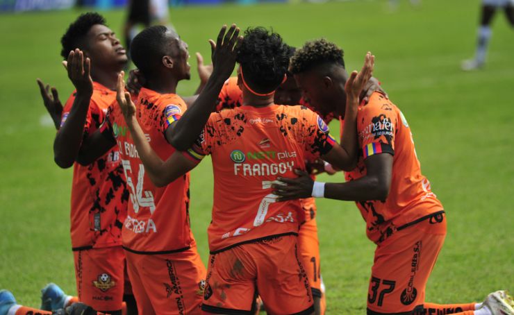 Libertad con buen fútbol, venció 2x1 a Mushuc Runa en el estadio Reina del Cisne, por la fecha 9 de la LigaPro