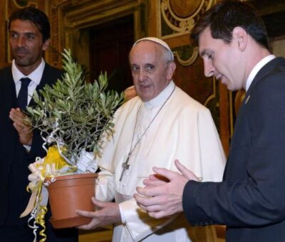 Lionel Messi se despidió la mañana de este lunes 21 de abril del papa Francisco con un emotivo mensaje en sus redes sociales.