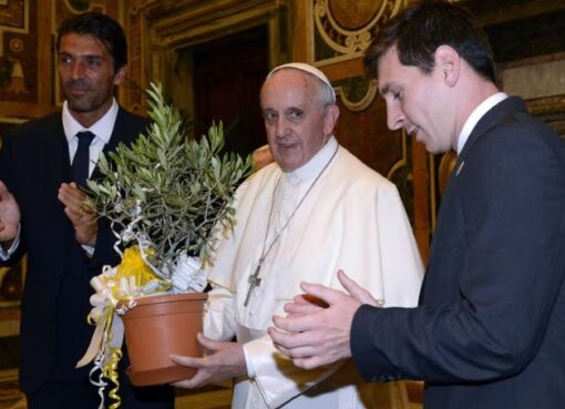 Lionel Messi se despidió la mañana de este lunes 21 de abril del papa Francisco con un emotivo mensaje en sus redes sociales.