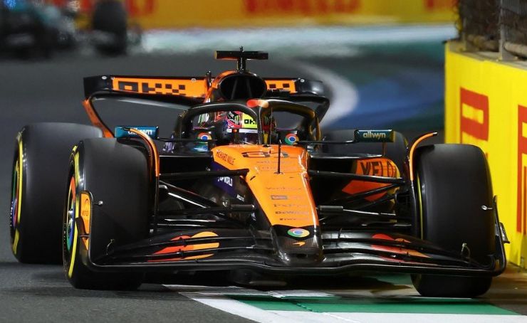 Oscar Piastri, piloto australiano de McLaren, ganó la mañana de este domingo 20 de abril, el Gran Premio de Arabia Saudita.