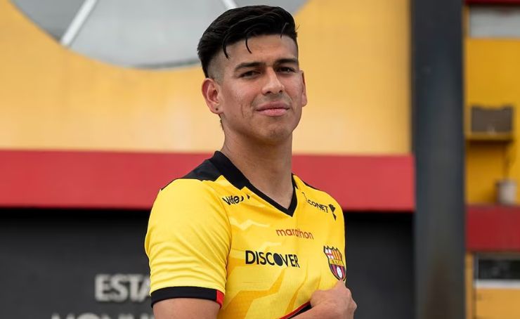 El ecuatoriano Xavier Arreaga habló sobre sus inicios en el fútbol y todo lo relacionado a la selección de Ecuador.