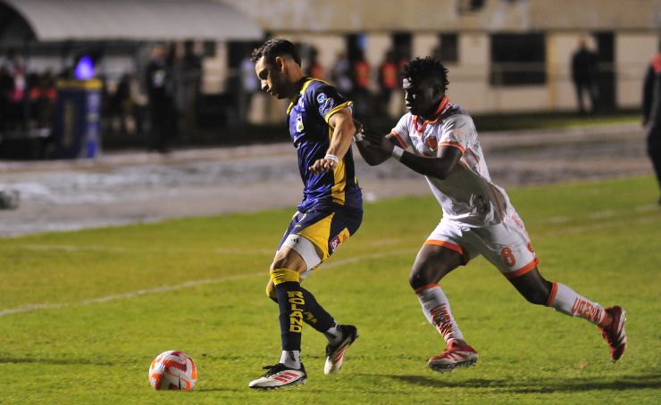 Delfín venció en condición de visitante a Libertad por la mínima diferencia en el estadio Reina del Cisne, por la fecha 12 de la LigaPro.