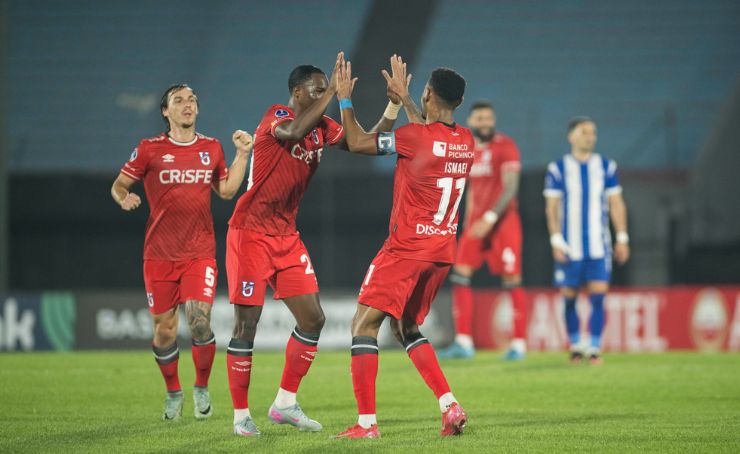 Universidad Católica venció en condición de visitante 1x3 a Cerro Largo por la fecha 4 del Grupo B de la Copa Sudamericana 2025.