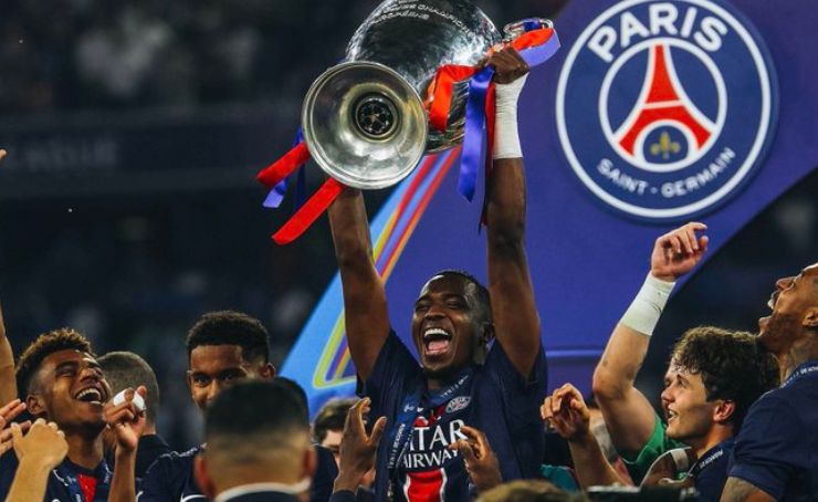 Willian Pacho se proclamó esta tarde, campeón de la UEFA Champions League con el PSG, al golear 5x0 en la final ante el Inter de Milán.