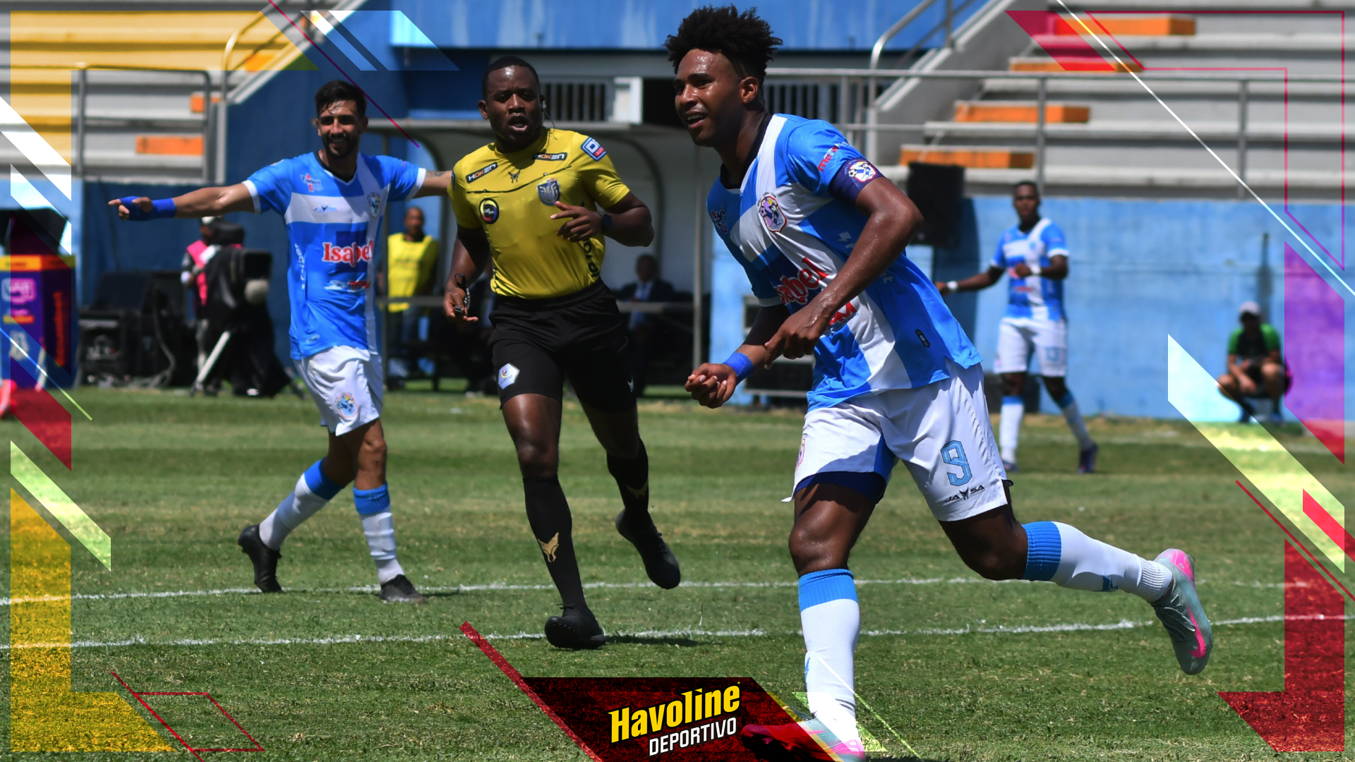 Daniel Valencia y su doblete para darle el triunfo al Manta sobre Mushuc Runa en el estadio Jocay
