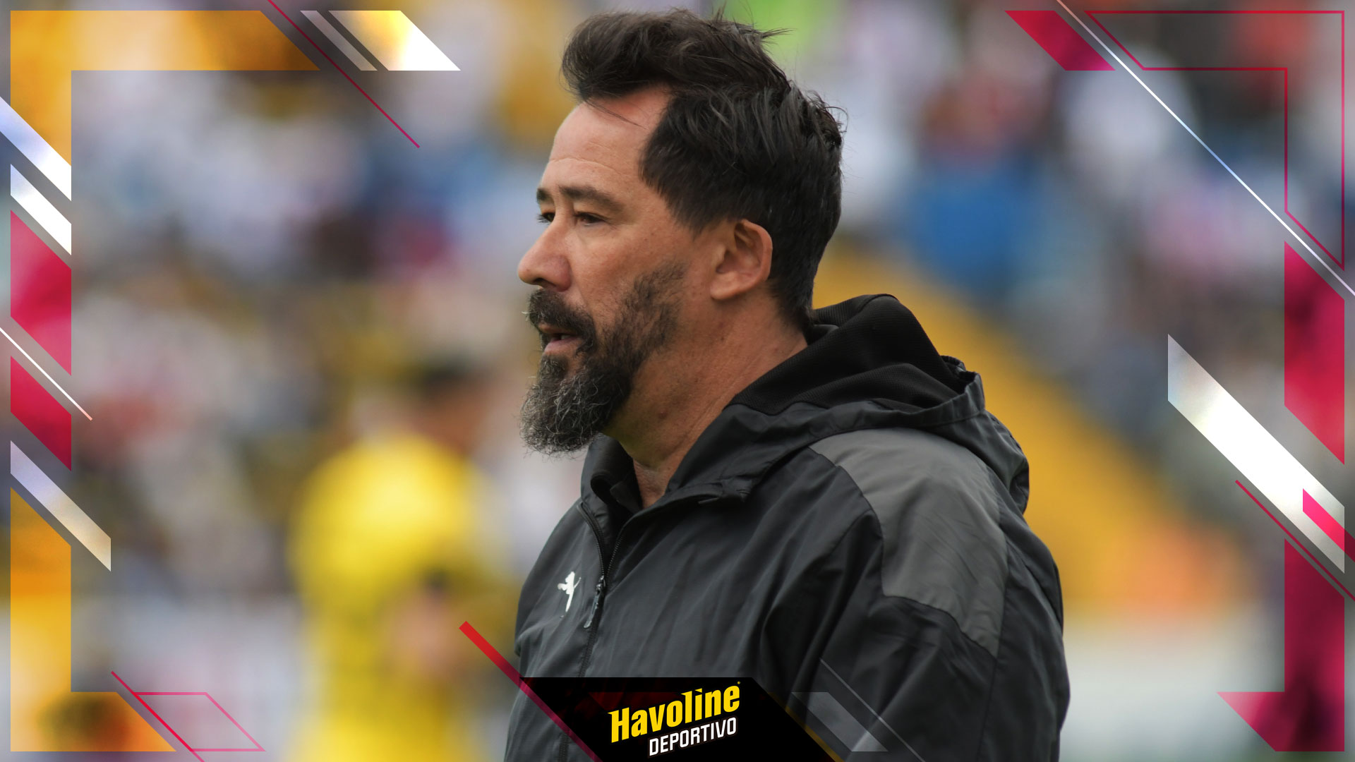 Pablo Sánchez en lo que fue su último partido como entrenador de Liga de Quito