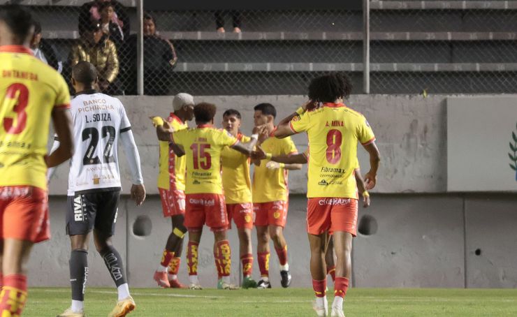 Aucas derrotó a Barcelona SC por 2-0 en el estadio Gonzalo Pozo Ripalda por la fecha 15 de la LigaPro Ecuabet 2025.