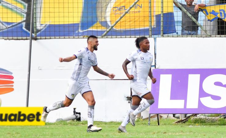 Delfín se adueñó del clásico mantense frente al Manta, al vencerlo en el estadio Jocay, por la fecha 18 de la Liga Ecuabet 2025.