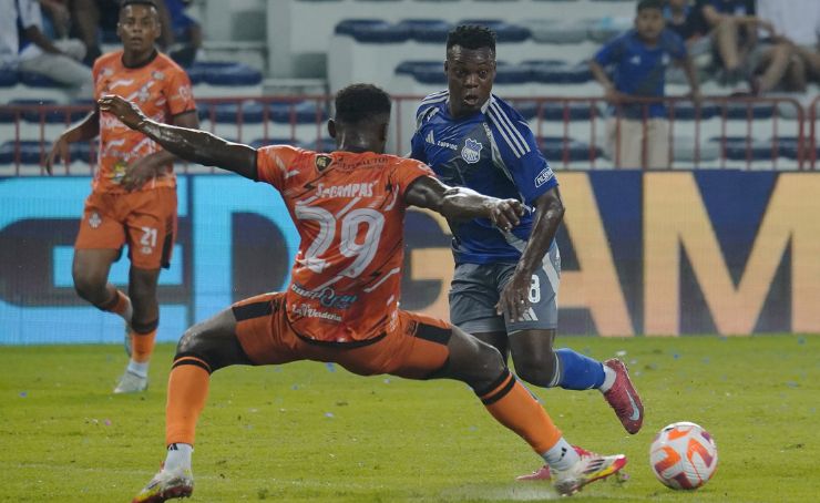 Emelec no pudo y empató sin goles ante Naranja Mekánica en el estadio Capwell, en el evento llamado 'La Verdadera Explosión Azul'.