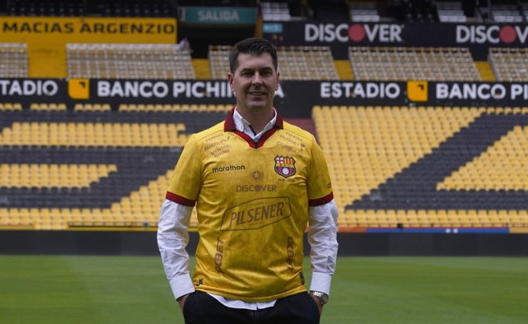 Ismael Rescalvo estuvo en el estadio Monumental, donde fue presentado oficialmente, como nuevo entrenador de Barcelona Sporting Club.