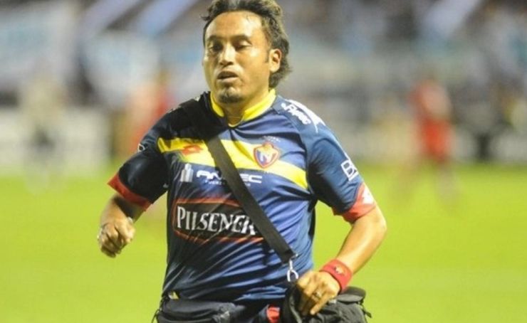 Leandro Simbaña, fisioterapeuta del club por muchos años de El Nacional, renunció al club por falta de pagos.