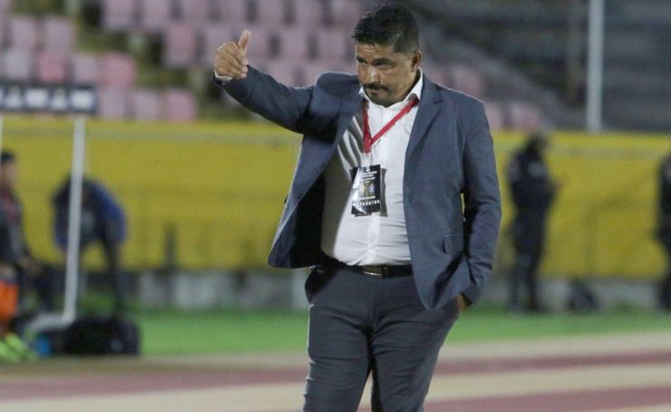 Omar Asad anunció en rueda de prensa, que renuncia al cargo de DT de El Nacional, tras la dura derrota ante Universidad Católica.