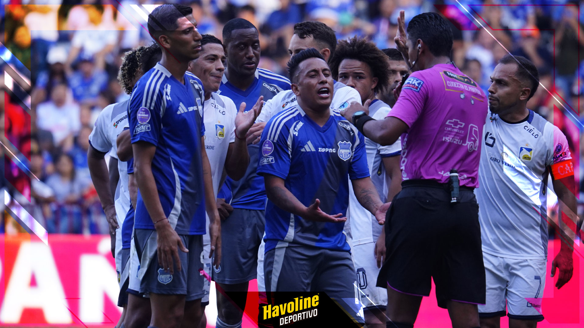 Los refuerzos de Emelec debutaron en el partido ante Delfín en el estadio Capwell