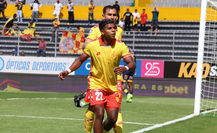 Aucas con buen fútbol, venció a Delfín en el estadio Gonzalo Pozo Ripalda, por la fecha 22 de la Liga Ecuabet 2025.