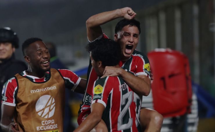 Deportivo Santo Domingo dio el golpe y, tras el 2-2 en los 90 minutos, venció 4-1 en los penales a Delfín en el estadio Etho Vega