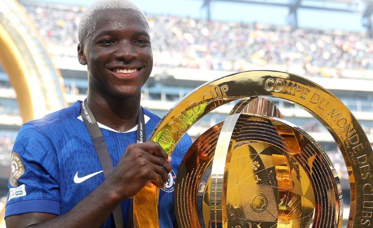 Moisés Caicedo fue premiado con el Balón de Bronce del Mundial de Clubes