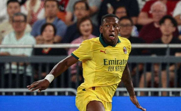 Pervis Estupiñán se estrenó con la camiseta del Milan