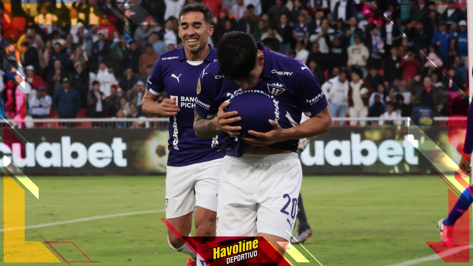 Festejo de Fernando Cornejo en el triunfo de Liga de Quito ante Emelec en el Rodrigo Paz Delgado.