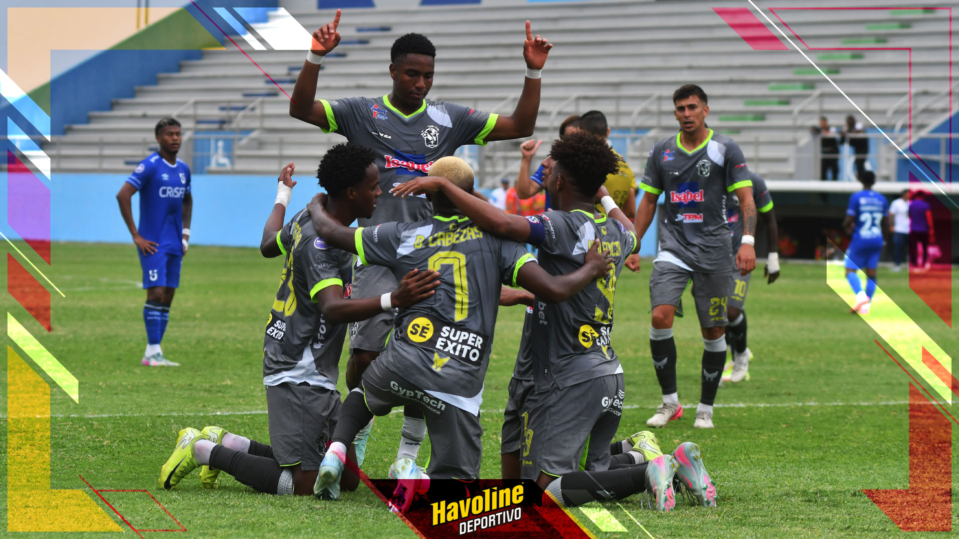 Manta celebrando el triunfo importante sobre Universidad Católica para alejarse del cuadrangular del descenso.