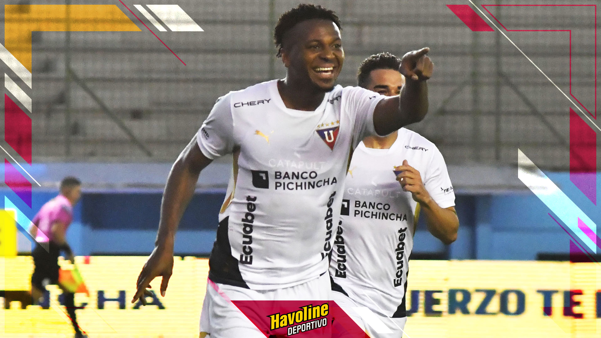 Michael Estrada fue la figura de la noche en el Jocay al marcar un hat-trick en la goleada de Liga de Quito ante Delfín