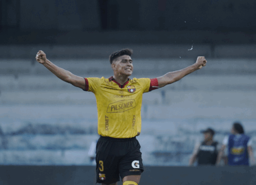 Xavier Arreaga para Enner Valencia: «Espero que haya disfrutado este partido, un saludo para él que es mi hermano»