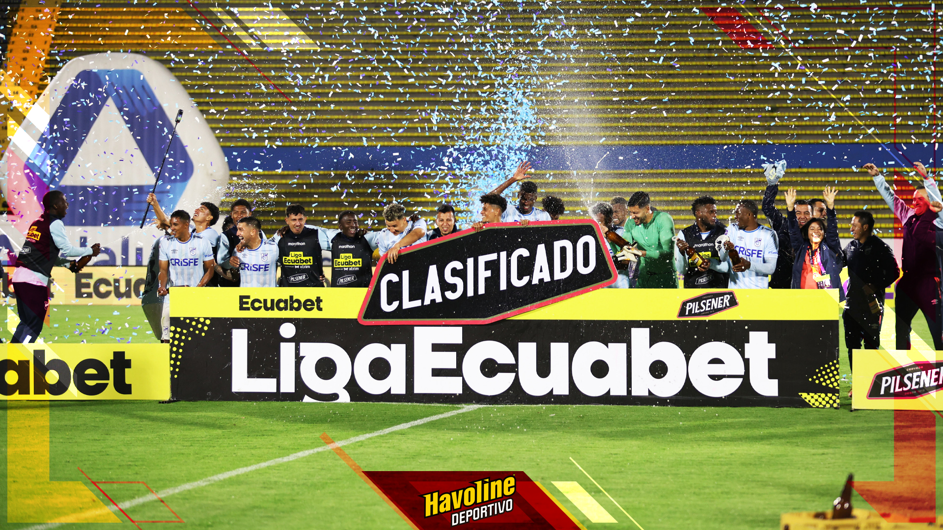 Universidad Católica celebrando su pase al primer hexagonal
