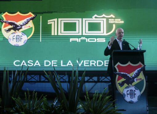 Gianni Infantino prometió organizar un Mundial en Bolivia