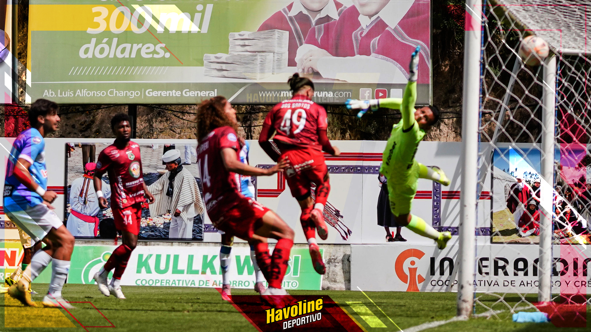 Momento del golazo de tiro libre de Joaquín Vergés en el partido de Mushuc Runa vs Manta