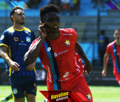 Djorkaeff Reasco marcó un doblete con El Nacional en su visita al Delfín en Manta.