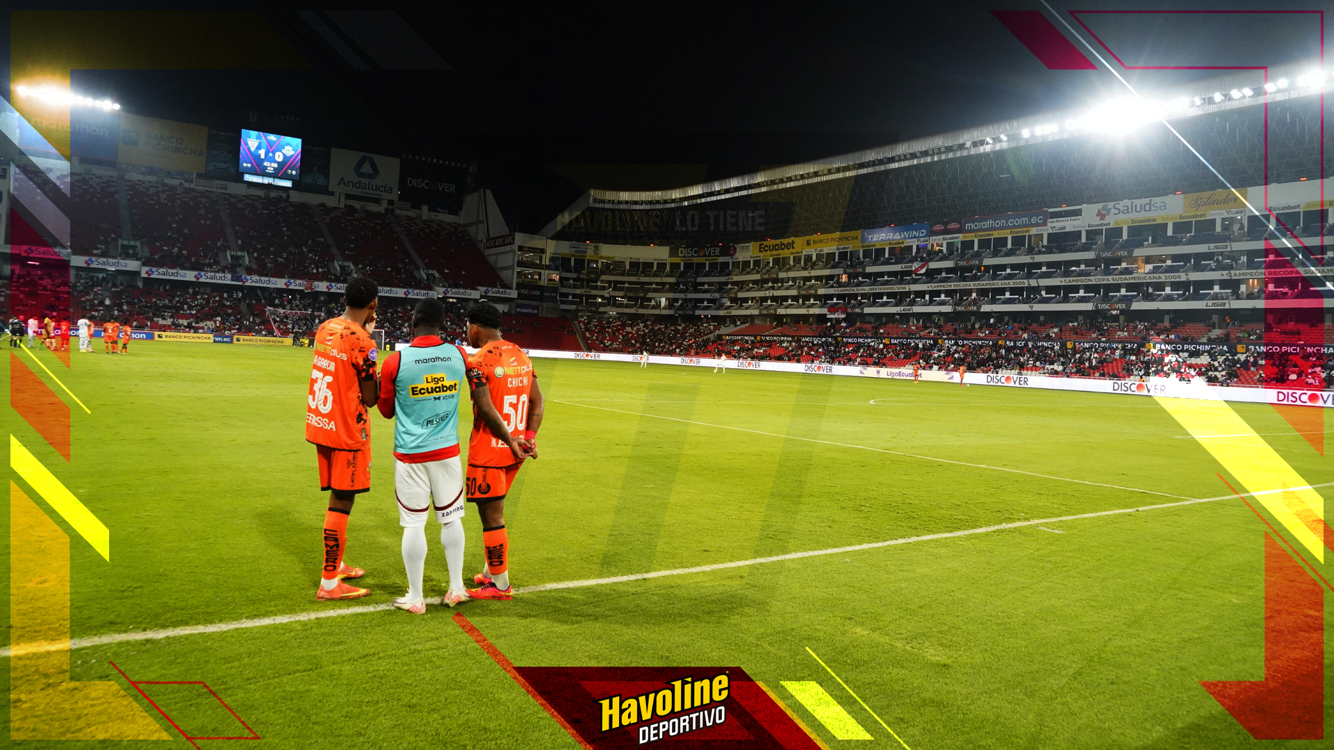 El segundo tiempo del partido entre Liga y Libertad, se demoró en iniciar por los problemas en las luminarias.